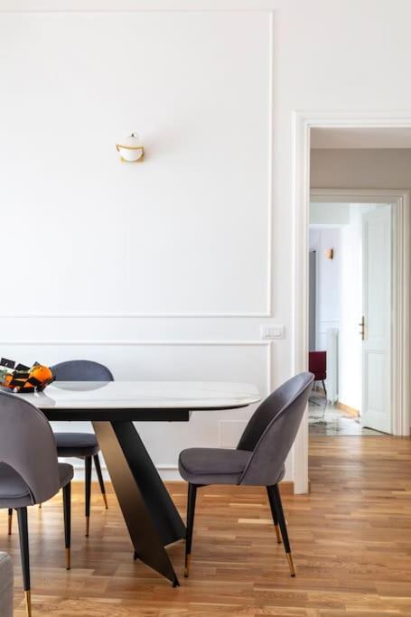 Sjr Luxury Apartment Trevi Fountain Rome Bagian luar foto