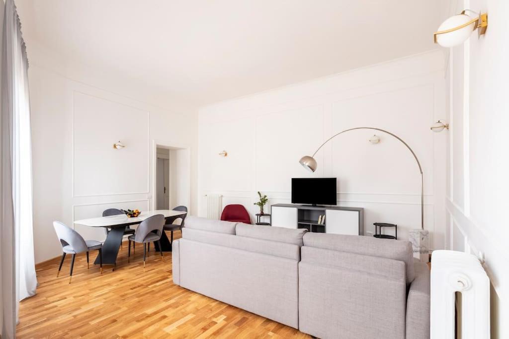 Sjr Luxury Apartment Trevi Fountain Rome Bagian luar foto