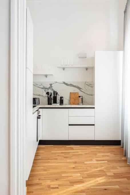 Sjr Luxury Apartment Trevi Fountain Rome Bagian luar foto