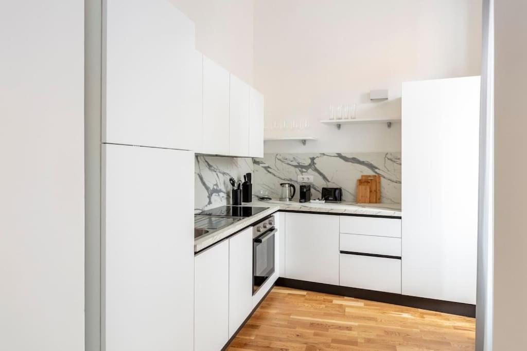 Sjr Luxury Apartment Trevi Fountain Rome Bagian luar foto